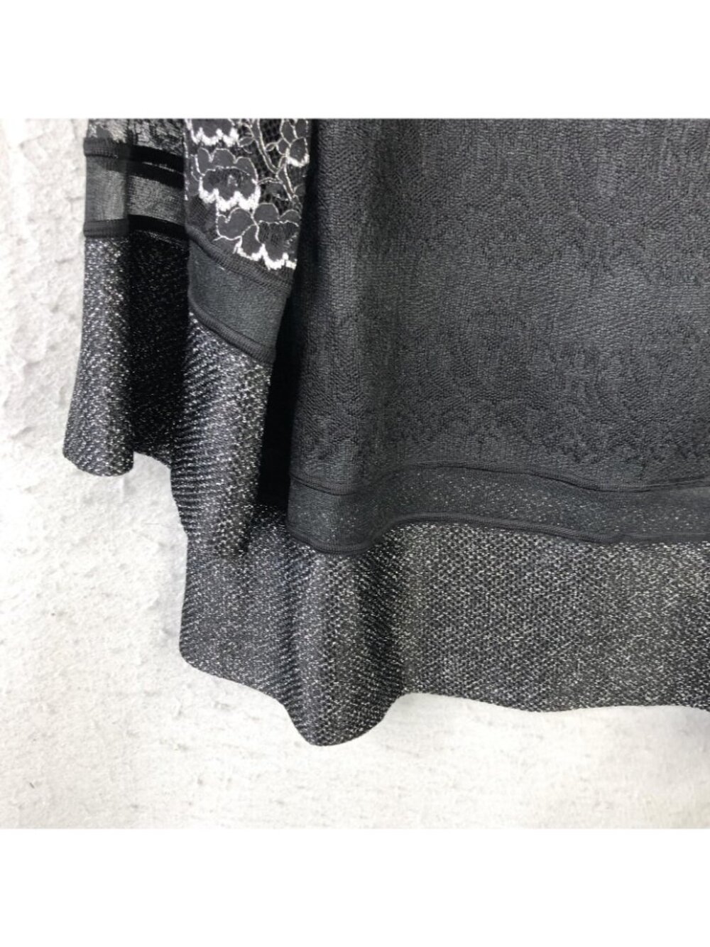 St. John Tunic Blouse Womens XL Black Lace Metallic Floral Bell Sleeve Party - Picture 8 of 16